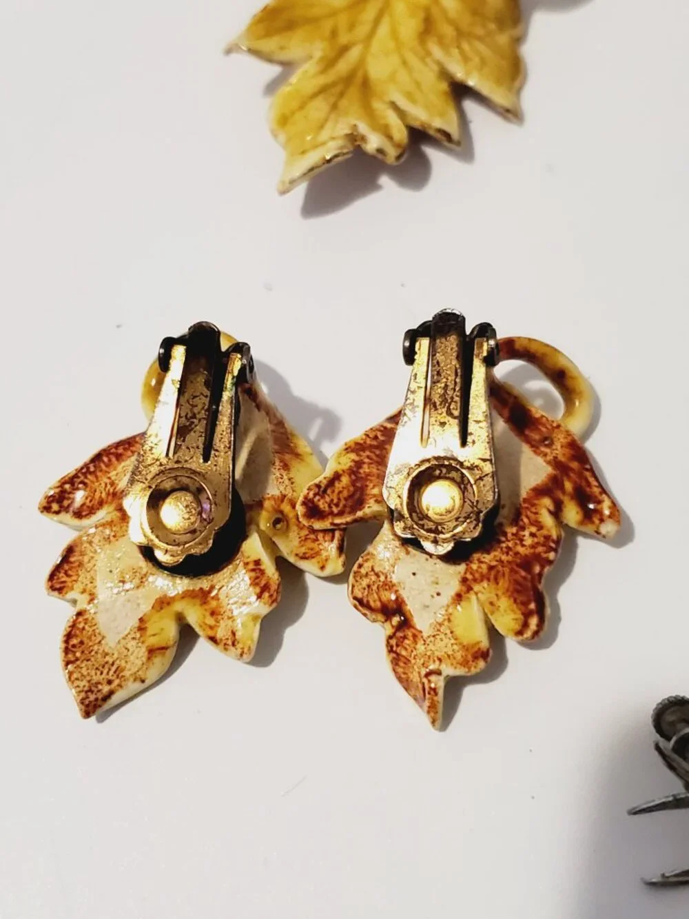3 Brooches with matching Earrings, items # B- 1030-1032,. wt 43 grams.
